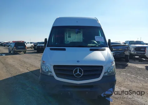 2014 Mercedes-Benz Sprinter 2500 High Roof from USA, damaged, VIN WD3PE8DE9E5830453